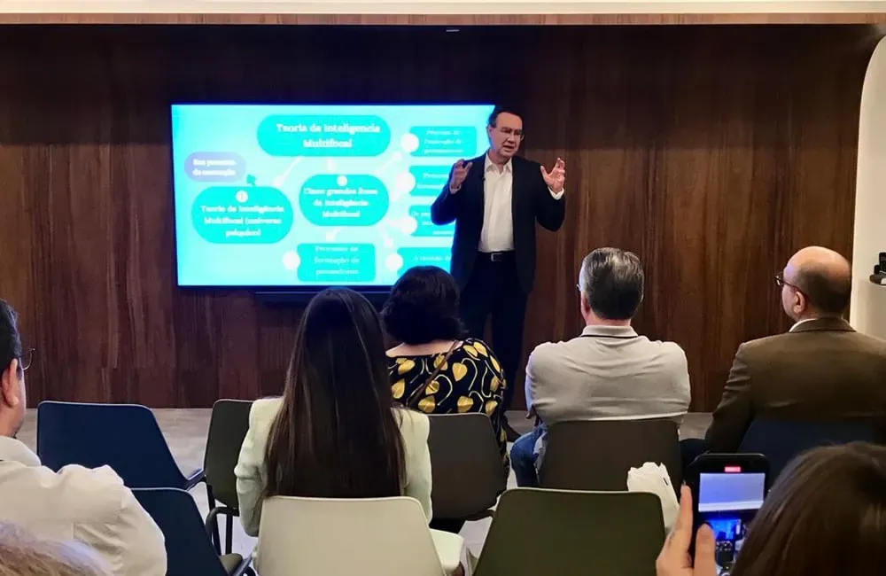 Em treinamento com Augusto Cury, magistrados aprendem a fazer gestão das emoções