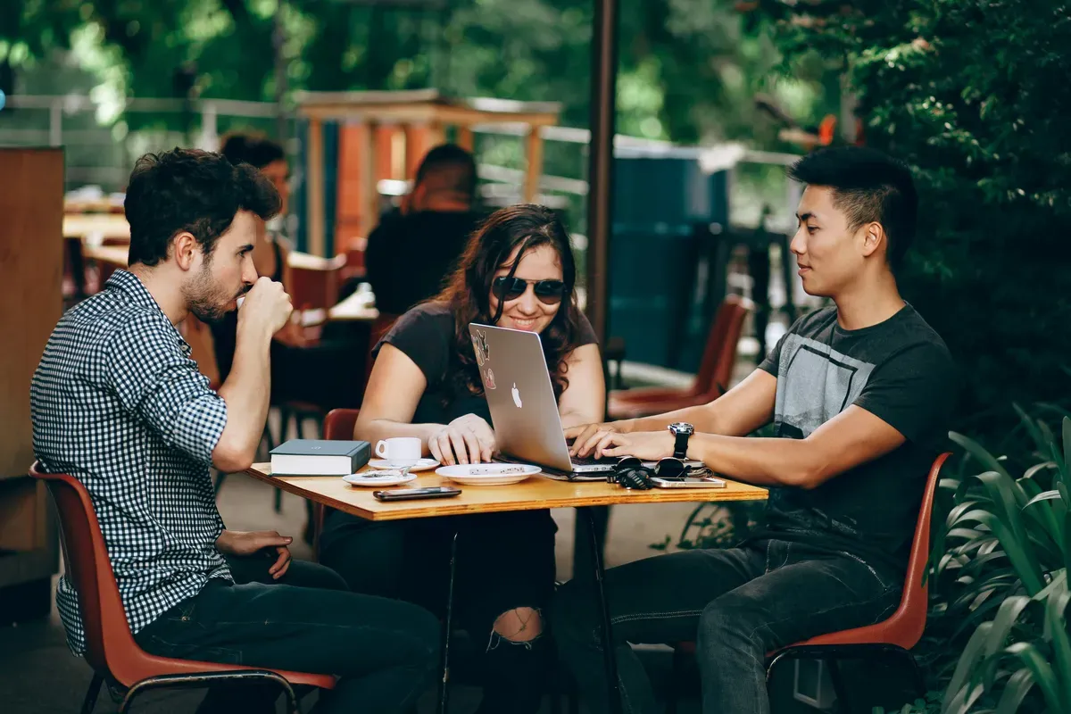 Superando a Crise da Geração Cristal: Dicas Práticas para Jovens Profissionais.
