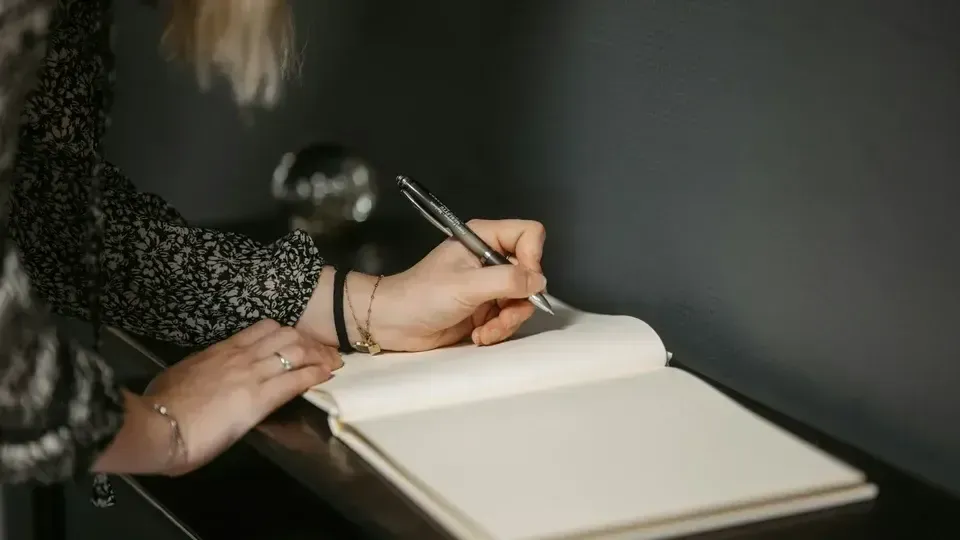 Escrita Criativa: Como Desenvolver Técnicas e Práticas Eficazes