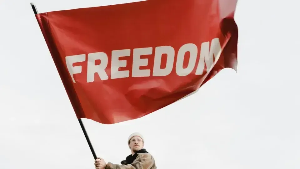 Os Paradigmas de Poder no Pensamento Político Contemporâneo
