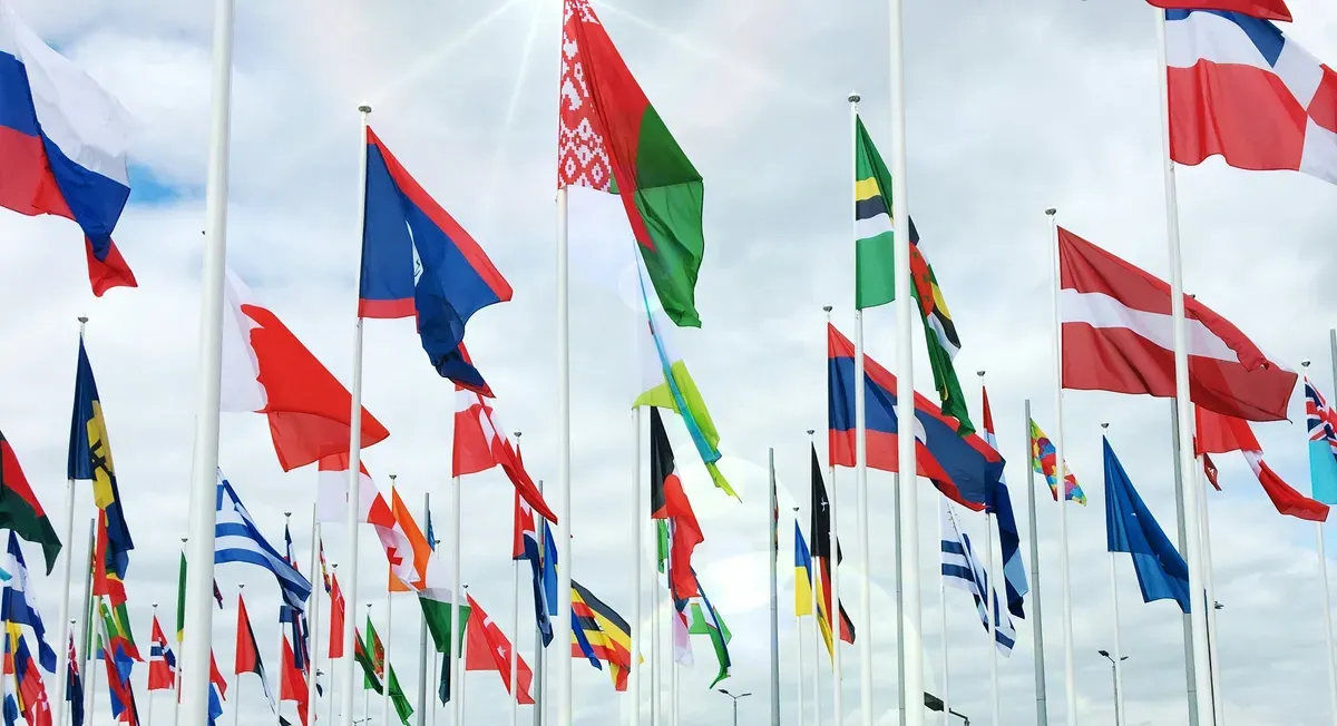 Globalização e Competitividade: Como o Mercado Global Afeta a Economia Local