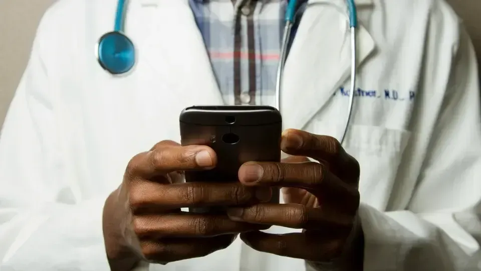 Transformação Digital no Setor da Saúde: Oportunidades e Desafios