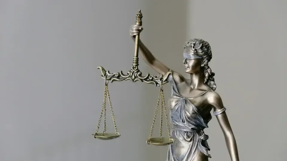 Justificação da Lei e Poder: Reflexões a Partir de Hobbes
