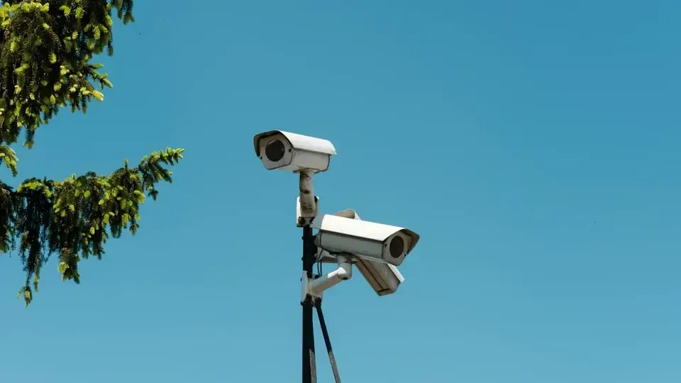 Práticas de Punição e Vigilância: Um Debate Necessário