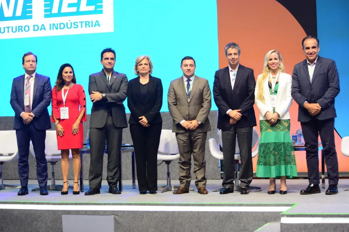 XXIV CBM: Em painel sobre Direito e Economia, diretora jurídica do Banco do Brasil destaca a importância de uma economia forte para garantir direitos