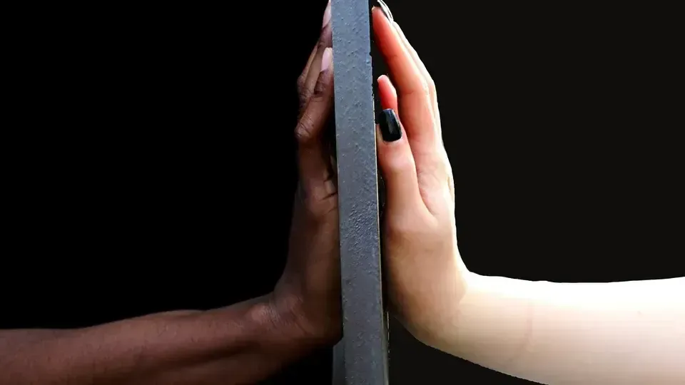 A diferença entre direitos humanos e direitos fundamentais