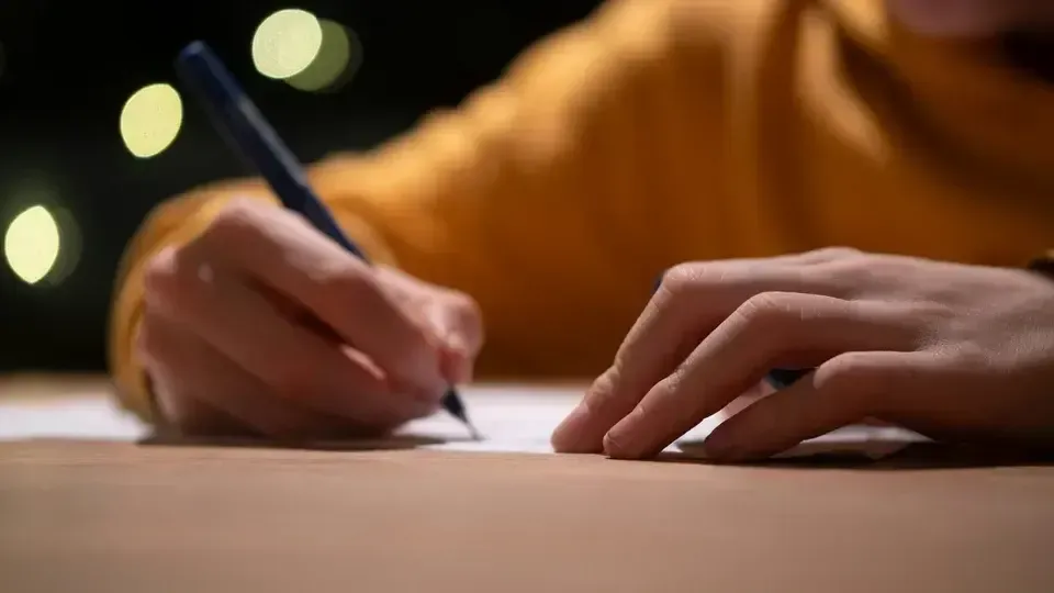 A importância da prática na escrita criativa: exercícios fundamentais