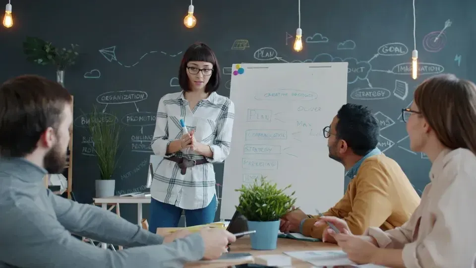 A importância da comunicação fluida em ambientes de trabalho saudáveis