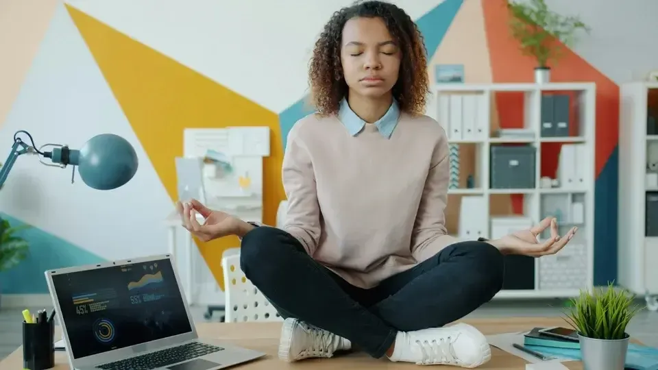 Como gerenciar emoções no ambiente de trabalho?