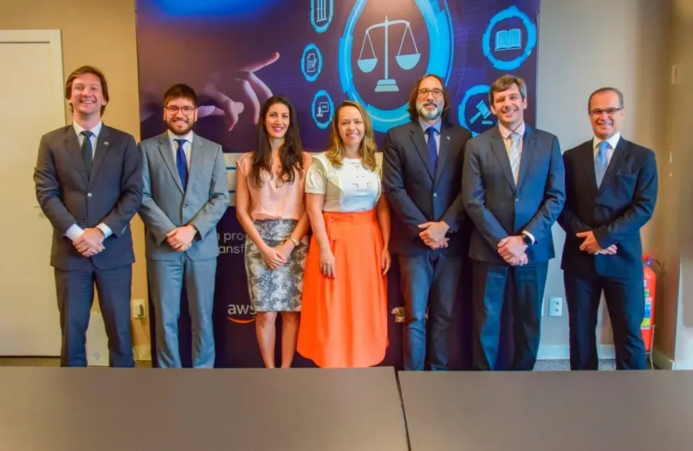 Em acordo inédito, AMB se une à Amazon para realizar a transformação digital do Judiciário