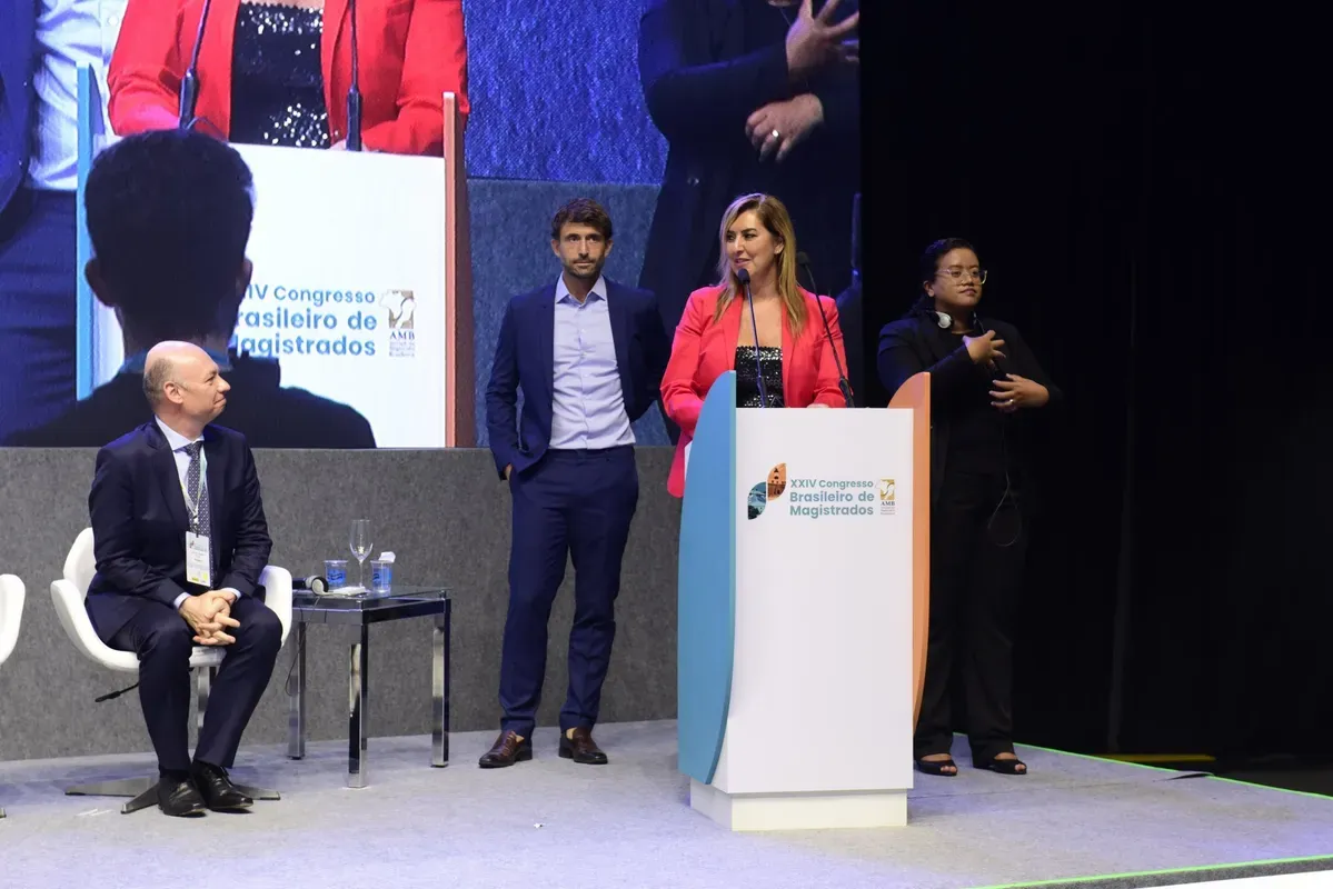 Encerramento CBM: AMB apresenta Carta de Salvador em compromisso com a magistratura