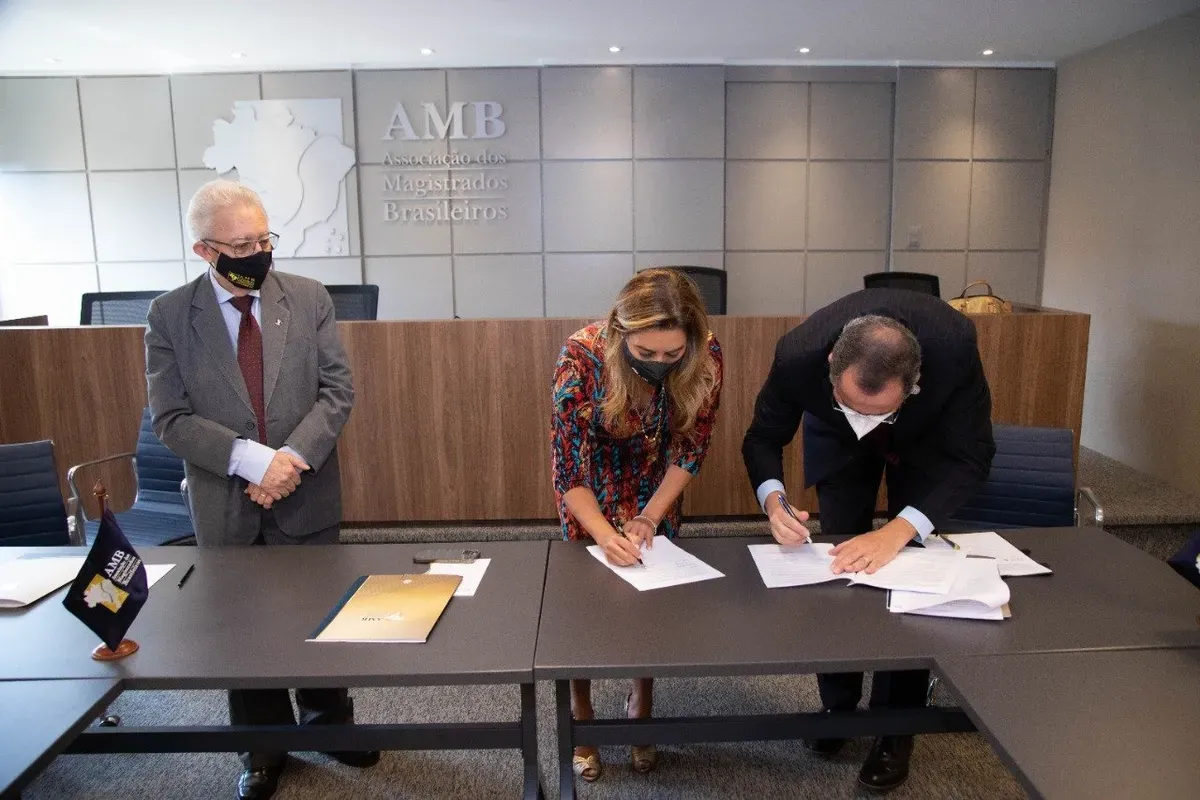 AMB, ENM e FAO firmam parceria inédita sobre governança de terras