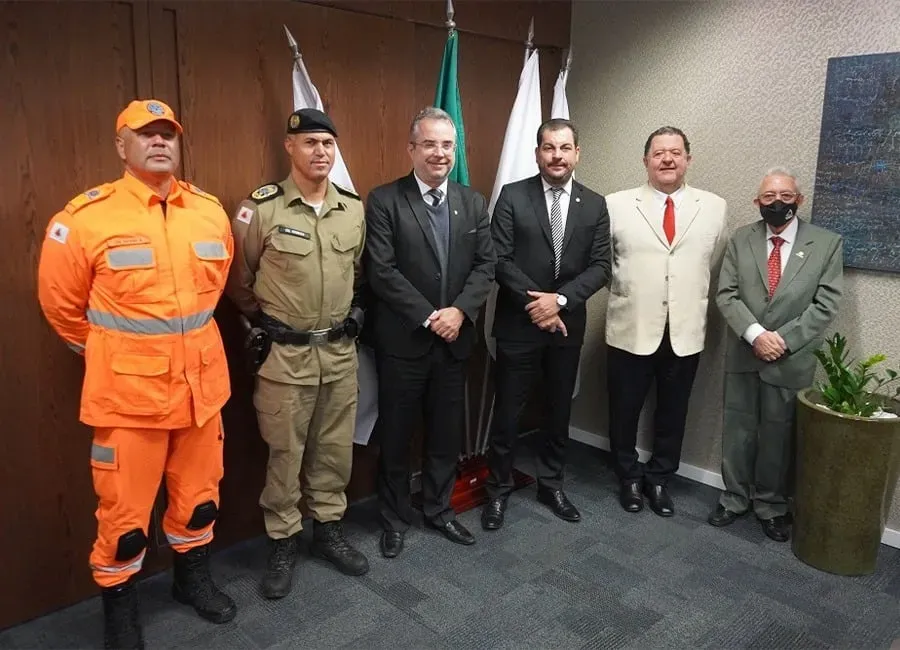 AMB e ENM assinam convênio para realizar ações de proteção a mulheres magistradas