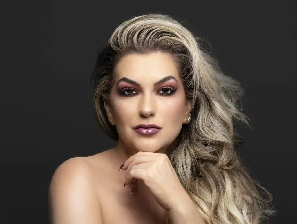 Quem é Alice Salazar