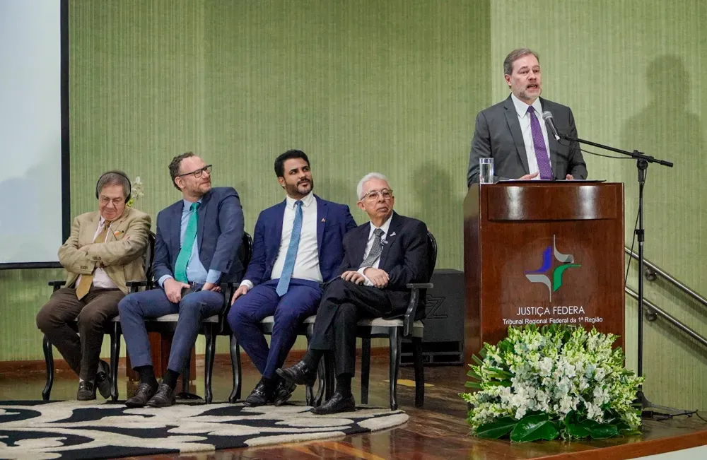 Magistrados debatem longevidade das Cartas Constitucionais