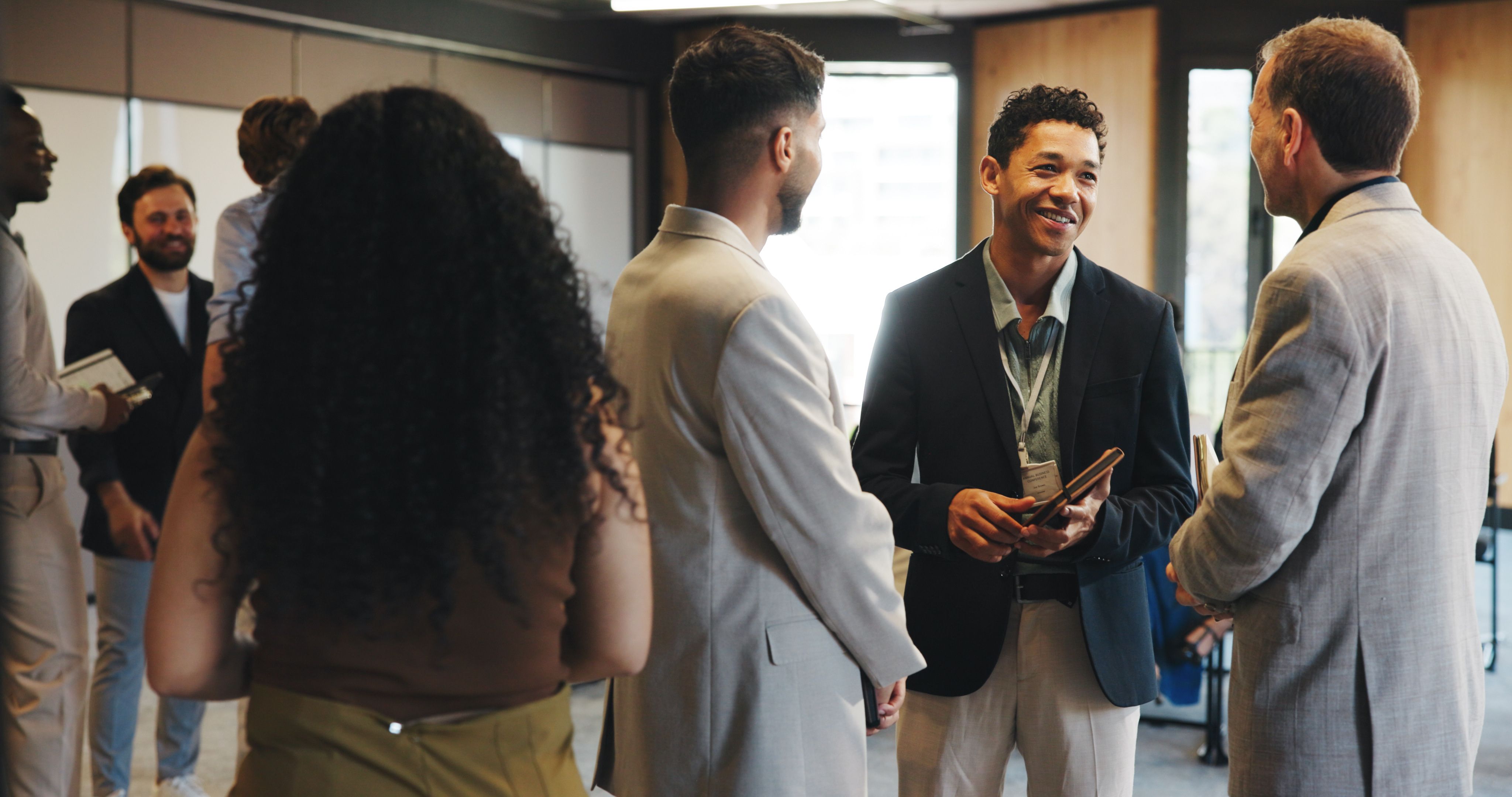 O poder do networking: construir relacionamentos para crescer na carreira